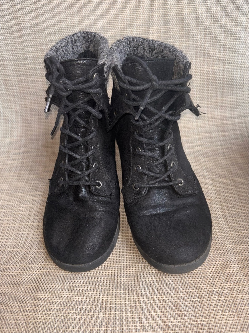 Arizona Jean Company Black Lace-Up Ankle Boots with Gray Knit Cuff